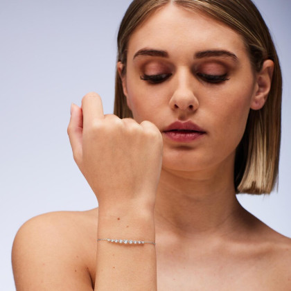 Jemný stříbrný náramek se zirkony Brosway Fancy Infinite White FIW151