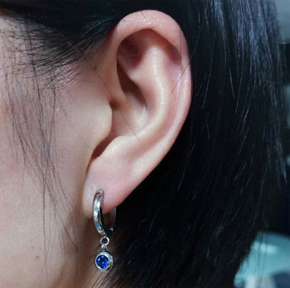 Náušnice větší kroužky s kamínkem ESS651BK