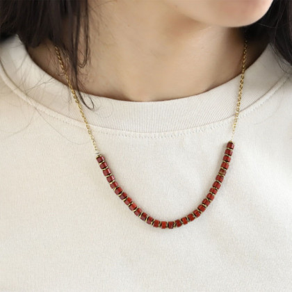 Náhrdelník s červeným minerálem z chirurgické oceli NSS1014R