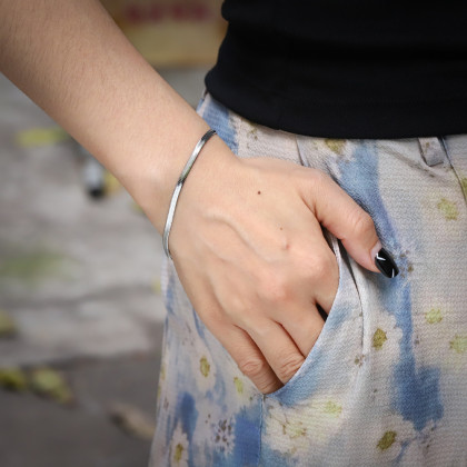 Jemný ocelový náramek pro ženy BSS1000ST