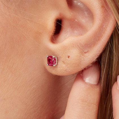 Dámská stříbrná náušnice pecka Brosway Fancy Passion Ruby FPR05
