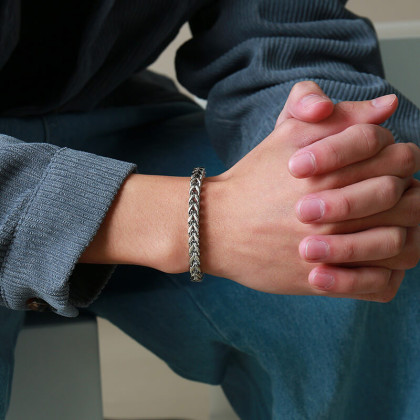 Moderní ocelový náramek SEBR946