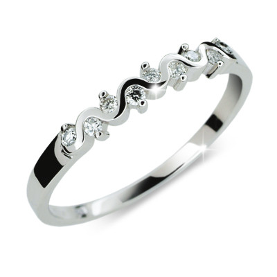 Stříbrný prstýnek se zirkony 2086