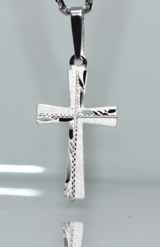 Stříbrný křížek na krk SZK001